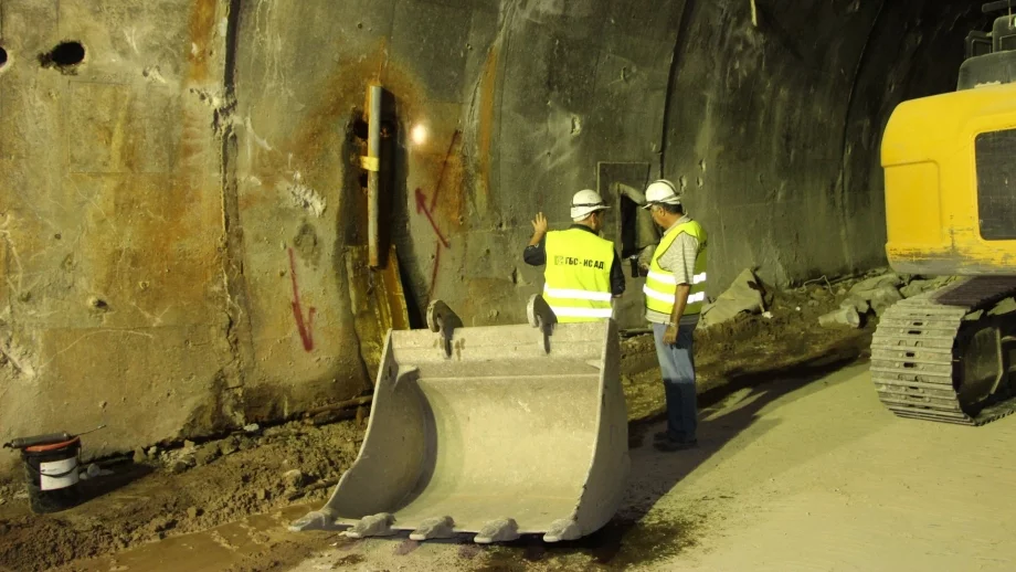 Ремонтите на тунелите "Витиня" и "Ечемишка" ще продължат и по време на празниците