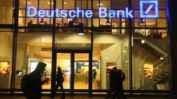 Биткойн срив и спукване на жилищния балон са сред рисковете на 2018 според Deutsche Bank