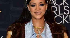 Риана с нова татуировка в чест на Дрейк