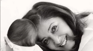 Катето Евро издаде първата си книга