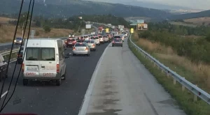 Възстановено е движението по АМ "Хемус"