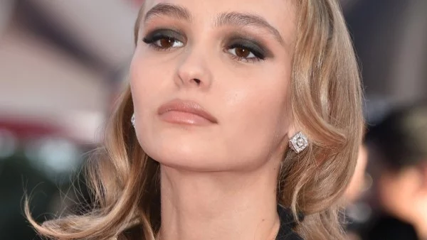 Дъщерята на Джони Деп се снима гола (снимка)