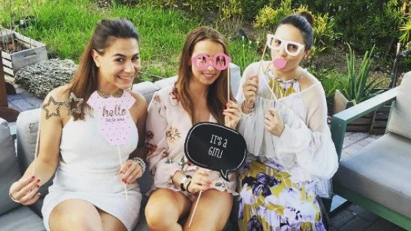 Вижте бебешкото парти на Мика Стоичкова