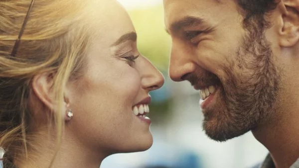 Ето защо щастливите двойки не говорят онлайн за връзката си