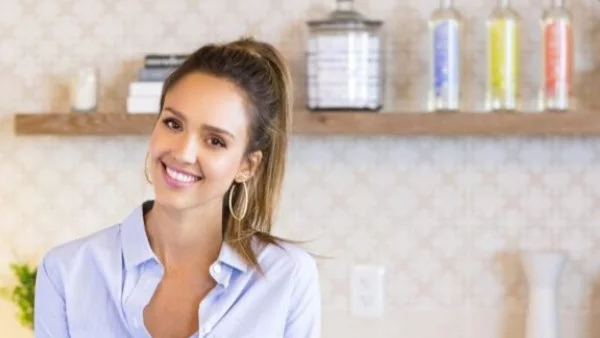 На гости в приказния дом на Джесика Алба