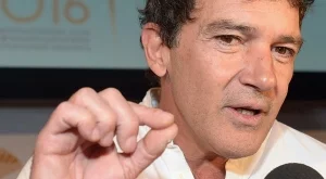 Антонио Бандерас ще изиграе Андреа Бочели