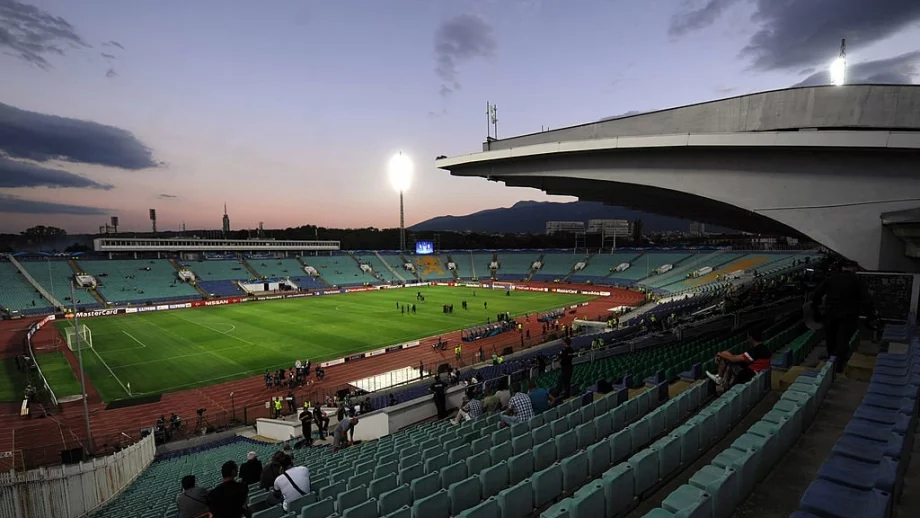 Паркингът до Националния стадион вече ще е платен