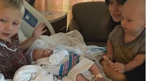 Хилария Болдуин показа тялото си 1 ден след раждането