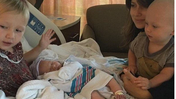 Хилария Болдуин показа тялото си 1 ден след раждането