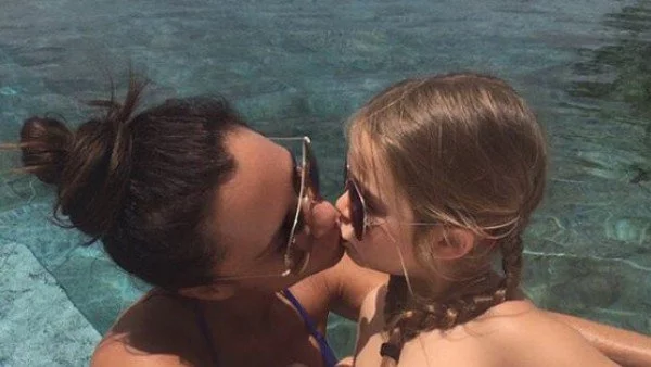  Виктория Бекъм: Харпър обича разкрасяването