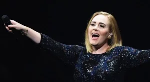 Адел триумфира на Музикалните награди на Би Би Си