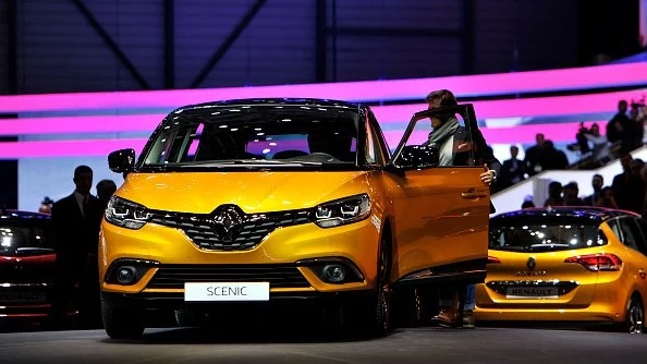 Хората купуват все повече нови автомобили
