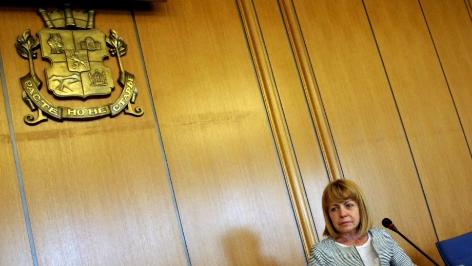 Фандъкова: Компенсации за скъпото билетче ще ни принудят да съкратим линии