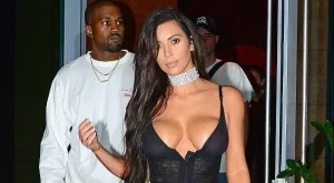 Ким Кардашиян с провокативен тоалет