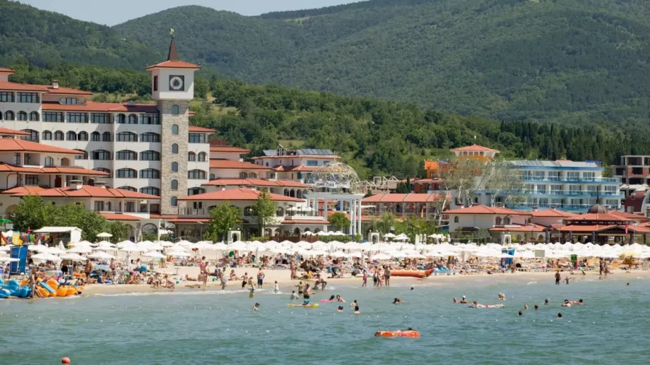 Хотелите остават затворени при ниска заетост