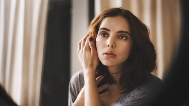 До жената, която не се разпознава в огледалото