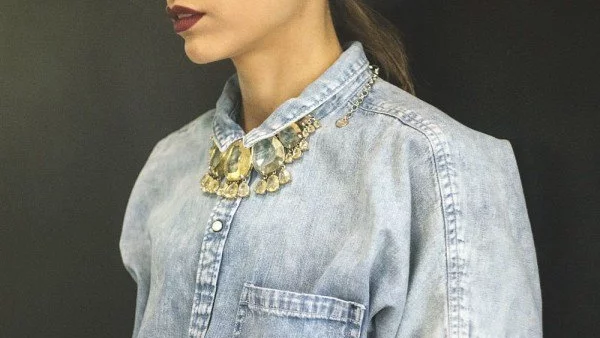 Защо светлият деним е винаги на мода