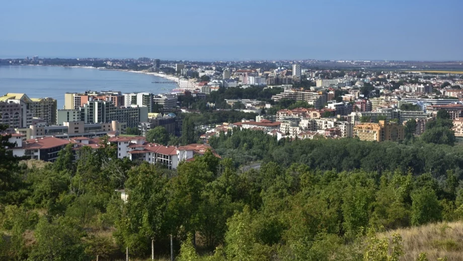 Не дружеството, а местната власт трябвало да премахва преместваемите обекти в Слънчев бряг