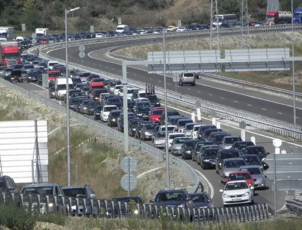 Очаква се засилен трафик към София през целия ден