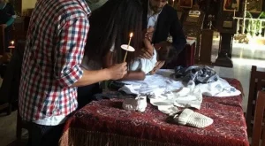 Део кръсти сина си