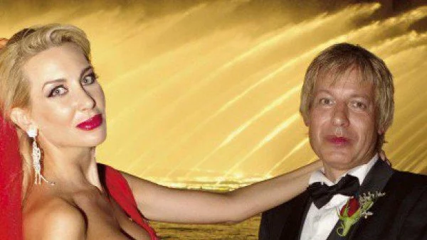 Антония Петрова  се развежда