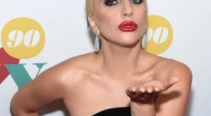 Лейди Гага ще пее на Супербол