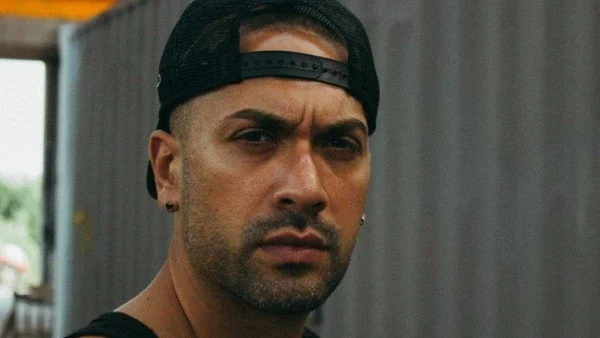 Един мъж: Играта