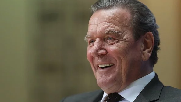 Герхард Шрьодер поема управлението на дъщерна на руския холдинг „Газпром“ компания