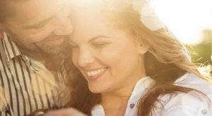 Как се обича жена, свикнала да бъде сама