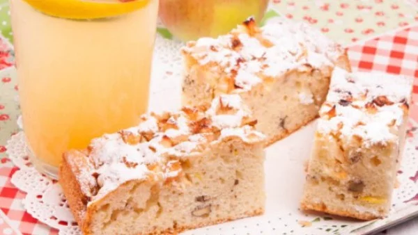 Кекс с дюли и ябълки