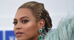 Звездите със страничен бизнес