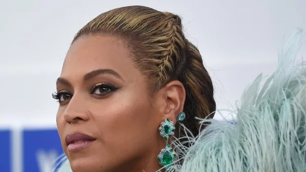 Звездите със страничен бизнес