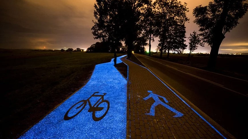 В Полша създадоха първата светеща велоалея, която се зарежда от слънцето