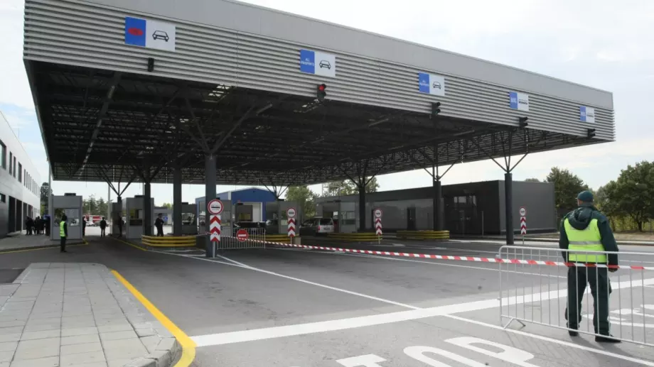 Какви са правилата по границите за влизане в България?