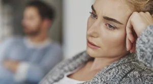 Жена, която мълчи, не винаги е сърдита, но може да те попилее с мълчание!