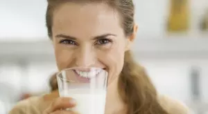 Ето какво се случва с холестерола ви, ако пиете прясно мляко всеки ден