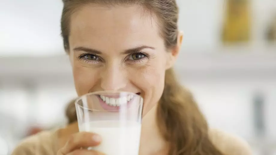 Ето какво се случва с холестерола ви, ако пиете прясно мляко всеки ден