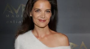  Кейти Холс се показа без грим