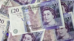 Паундът може да изгуби инерцията си до края на годината