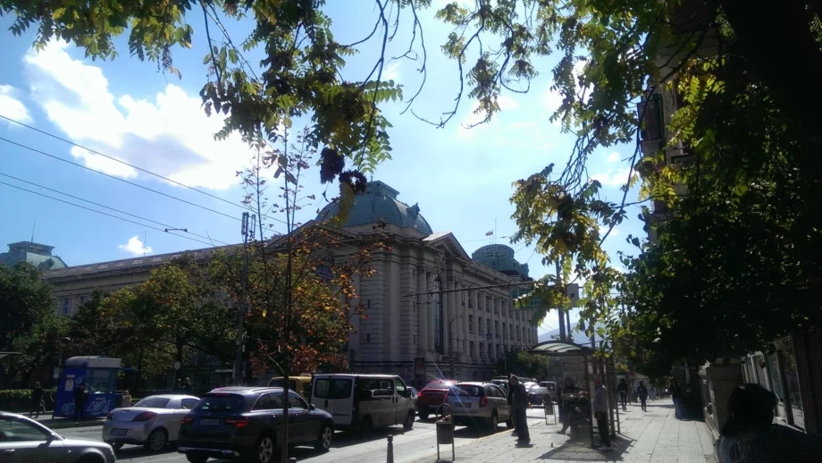 Ремонтират над 2600 спирки на градския транспорт в София 