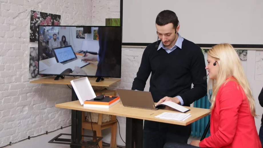 Lenovo Bulgaria представи иновативния таблет Yoga Book