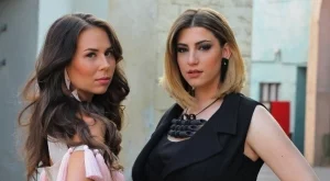 Маги Джанаварова и Нора Караиванова  с общо парче