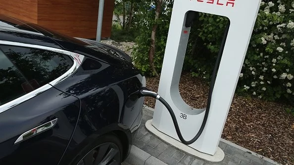 Tesla вече е най-скъпата автомобилна компания в света