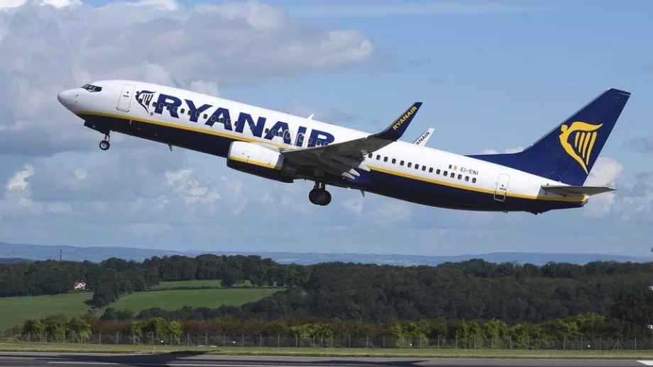 Отмяната на полети не попречи на Ryanair да регистрира ръст на печалбата