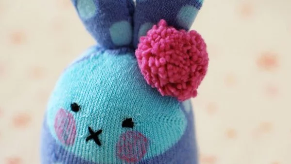 Направи си сама: Сладко зайче от чорап