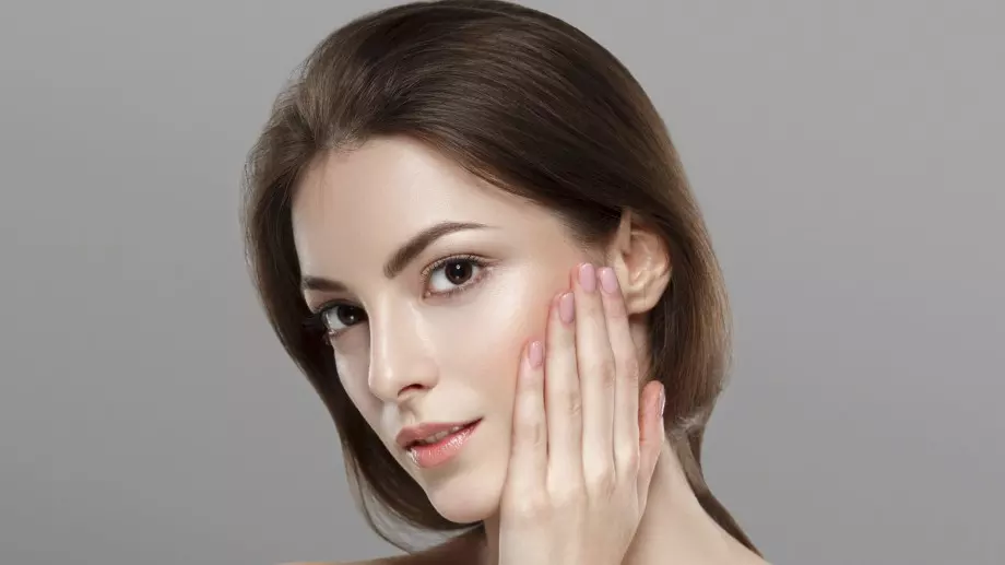 Ето как за секунди да премахнете черните точки от лицето си (ВИДЕО)