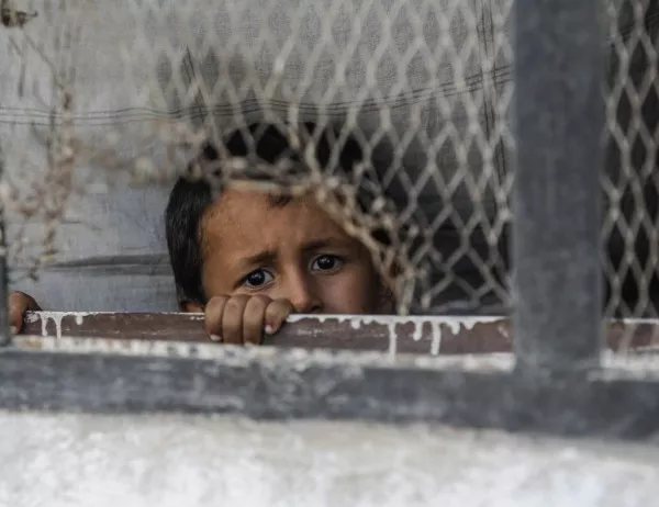 Десетки хиляди дeца живеят осакатени заради войната в Сирия