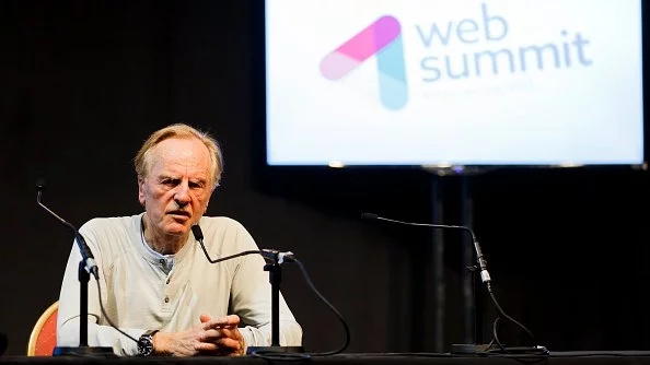 Бивш шеф на Apple: Финансовите компании трябва да спринтират за живота си