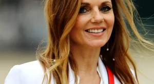  Гери Халиуел показа наедрялото си коремче