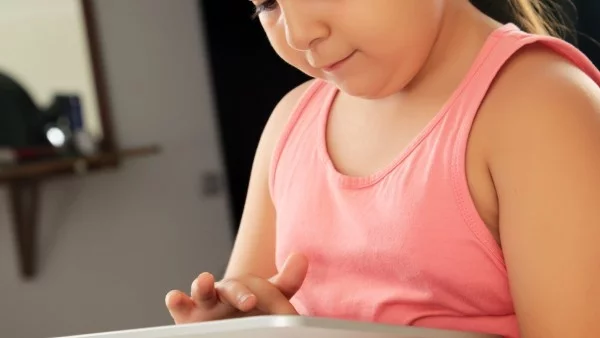 Електронните устройства водят до затлъстяване при децата